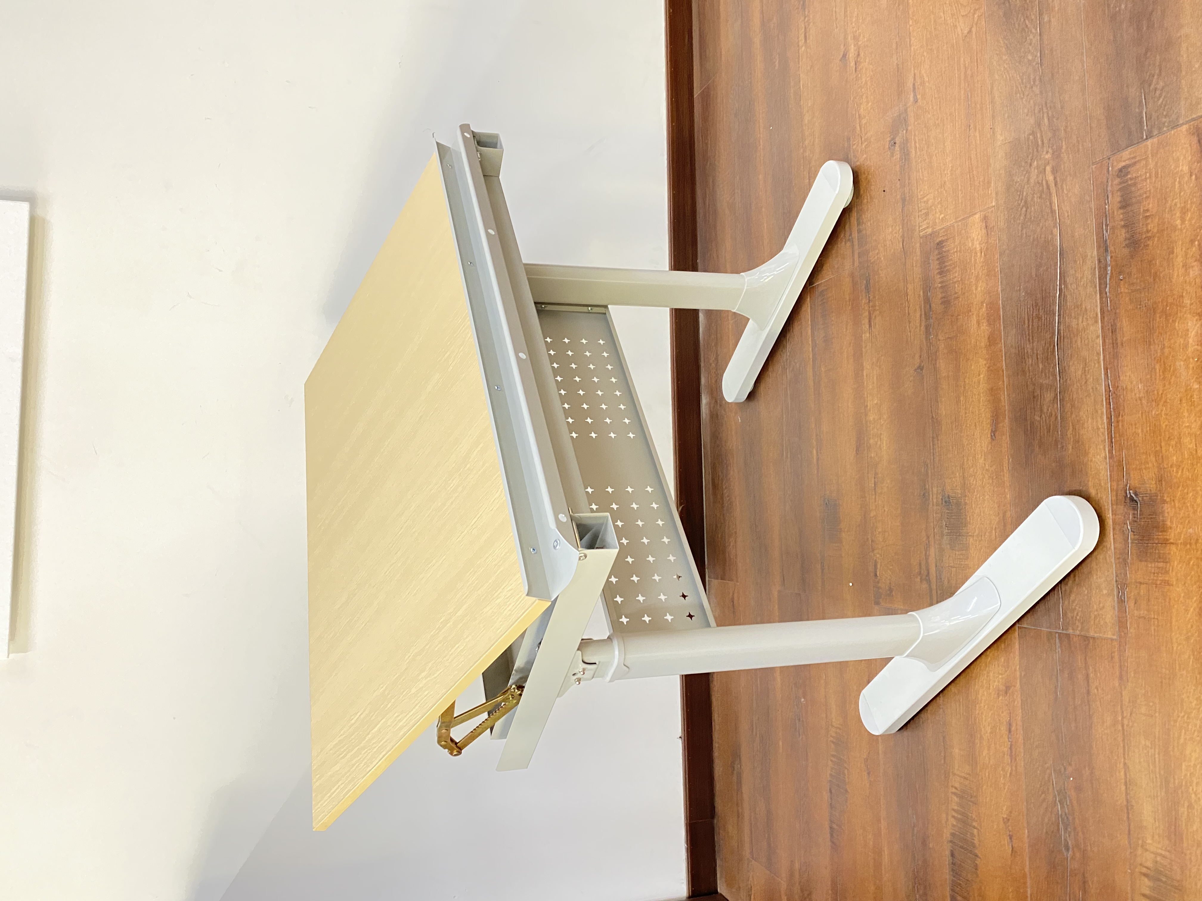 Adjustable Height Wooden Drafting Table HWD-K035 holder